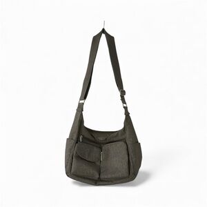 Baggallini Everywhere Crossbody Bag w Pockets Leopard Gray Allover Pattern Used